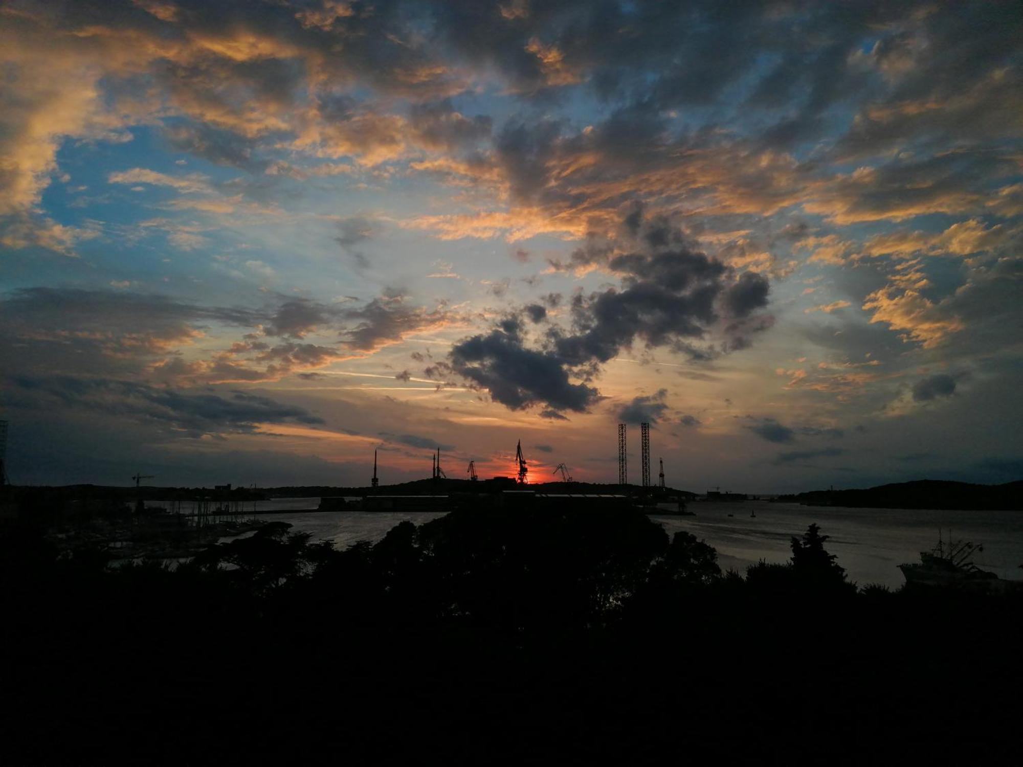 Ferienwohnung App Letta Sunset Pula Exterior foto