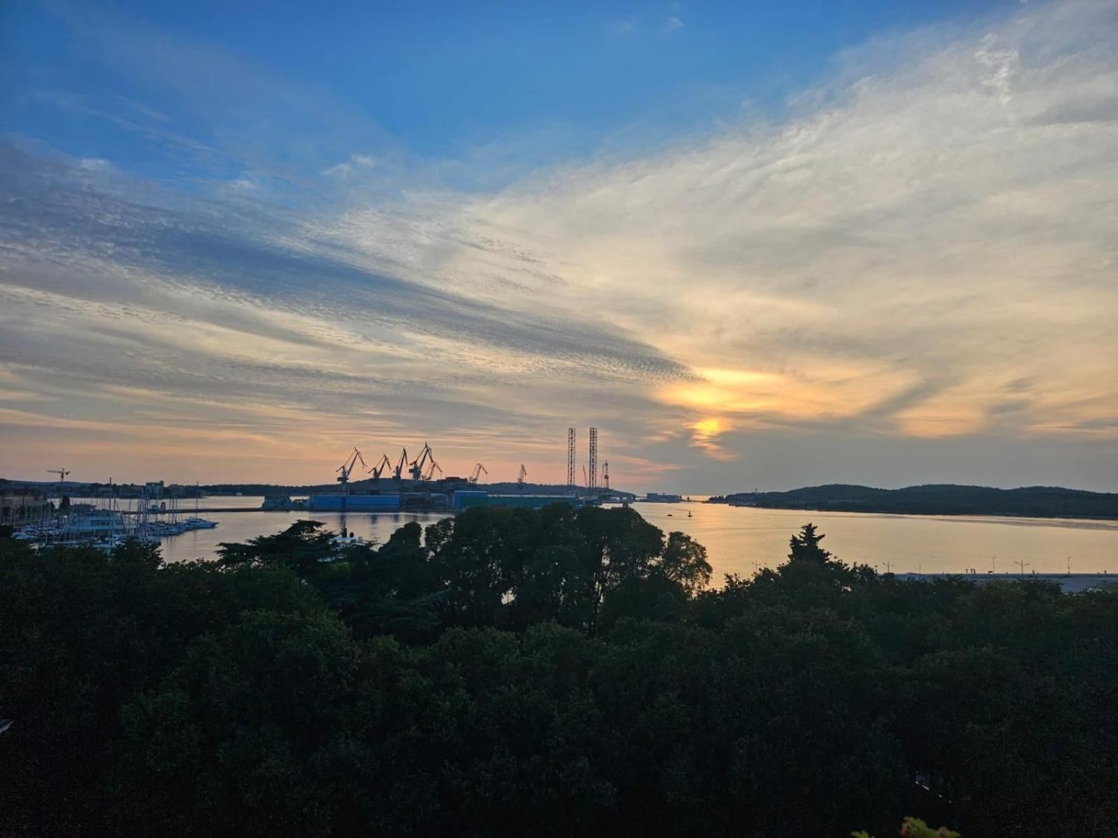 Ferienwohnung App Letta Sunset Pula Exterior foto